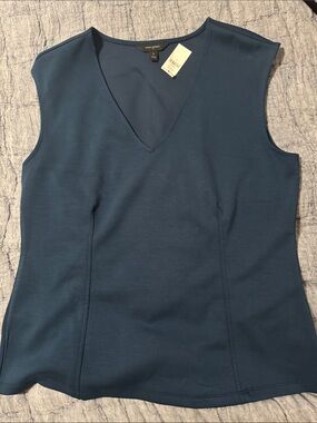 Banana Republic Scuba Sleeveless V-Neck Tank Top in Pacific Blue